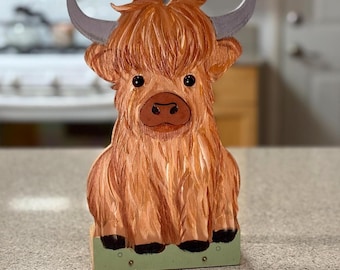 Wood Hand-Painted Highland Cow Paper Towel Holder