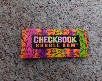 Chicle con forma de chequera vintage de 1994, Amurol Confections, dulce de colección nostálgico de los 90. Nuevo, sin abrir, de stock antiguo, empaque retro novedoso.