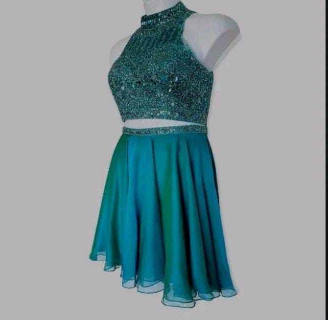 Short Emerald Green Formal Dress