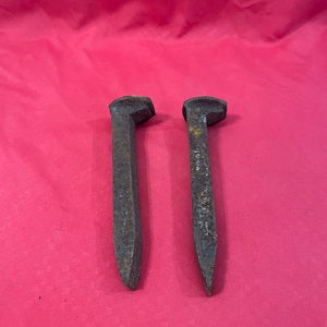 rail nail ( 2 piece ) clavo de linea religion Santeria ifa