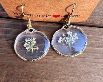 Homemade Real Queen Anne's Lace Flower Jewelry, Resin Floral Earrings, Hand-picked pressed flowers, dainty, feminine, soft gold, pretty