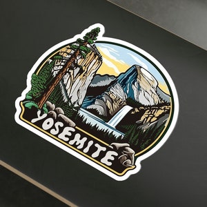 Etiqueta engomada del parque nacional de Yosemite Half Dome - conmemora tus aventuras - Yosemite, al aire libre, California, parques nacionales, Half Dome