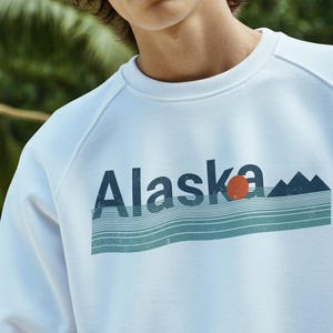 Alaska Vintage Sweatshirt, Retro Unisex Jumper, Cozy Crew Neck Pullover, Hipster Winter Clothing, Unique Gift for Outdoorsy Friend