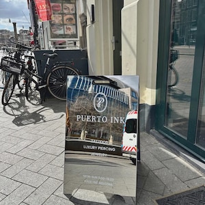 Letrero premium tipo A, resistente a la intemperie, de doble cara, ideal para salones de uñas, centros de belleza y spas.