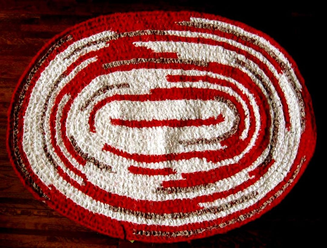 Handmade - Crochet - Cotton Rag Rug / Reds & Whites W/ Red Border 38