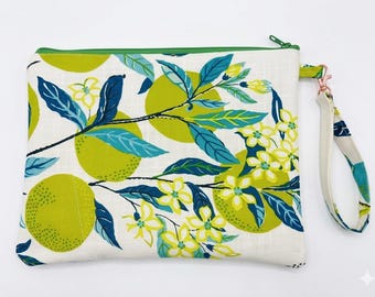 ブルーグリーンのボタニカル柄リストレットクラッチ