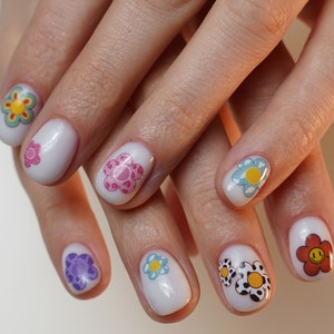 Multicolored flowers on nail decals, flower fingernail decals, nail water transfer decals for girls, aesthetic nail stickers with flowers