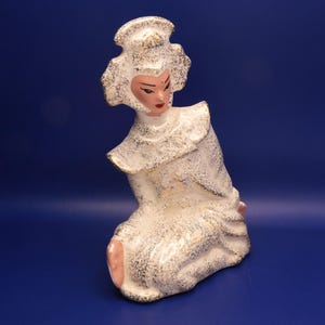 Ceramic Woman Figurine Kneeling - Etsy