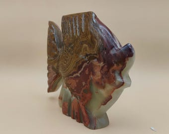 Hand-Carved Onyx Fish Figurine – Vintage Multicolor Stone Sculpture
