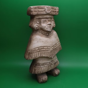 Vintage Mesoamerican Style Clay Figurine – Pre-Columbian Inspired Pottery Statue – Tribal Headdress Decor