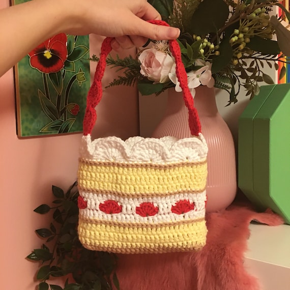 Crochet PATTERN Strawberry Shortcake Clutch, Easy - Intermediate