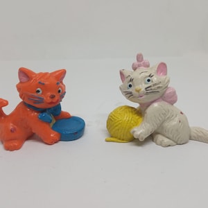 2 Nice collectible figures of LOS ARISTOGATOS from the 80s.