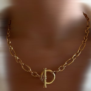 18k gold plated toggle baroque style chain necklace