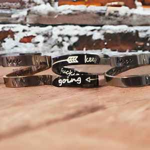 Anillo de motivación "Sigue adelante", ajustable, plata envejecida