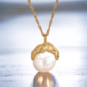 18” Fresh Water Pearl and 18k Gold Plated Stainless Steel Necklace