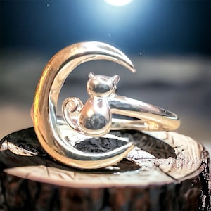 925 Sterling Sliver Bewitched Cat Sitting On The Moon , Open Adjustable Ring