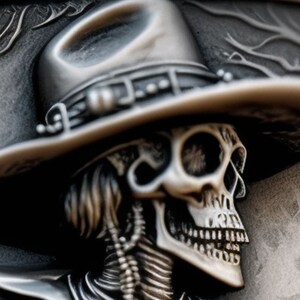 Könnte beinhalten: Ein silberner Schädel, der einen Cowboyhut mit einem detaillierten Design trägt. Der Schädel hat eine detaillierte Knochenstruktur und einen breitkrempigen Hut.