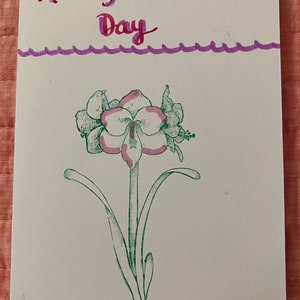 Tarjeta del día de la madre con flor estampada hecha a mano Iris