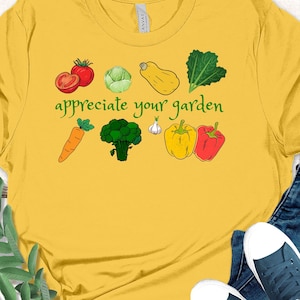 Gardener, Plant lover, Gardening, Garden Appreciation, Healthy Eating, Healthy Vegetables, Vegetable lover, Salad, Vegetarian t-shirt, Vegan