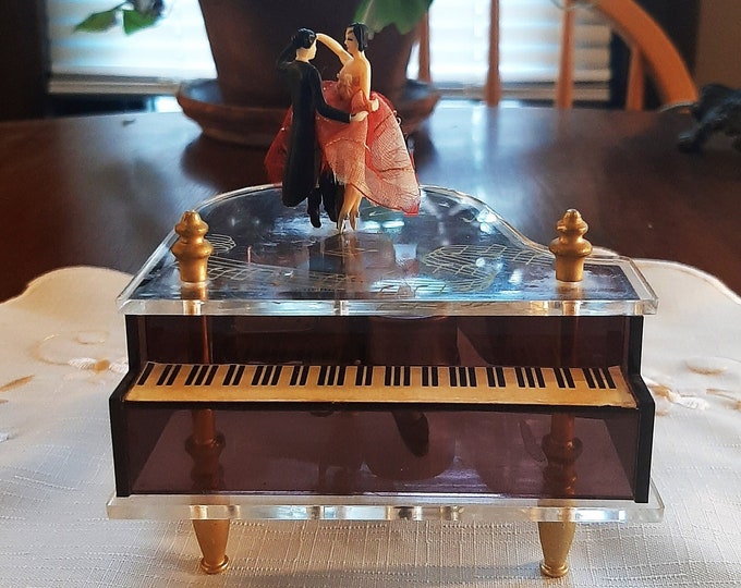 Vintage Piano Music Box W Waltzing Couple on Top Sanyo Japan, RARE Man