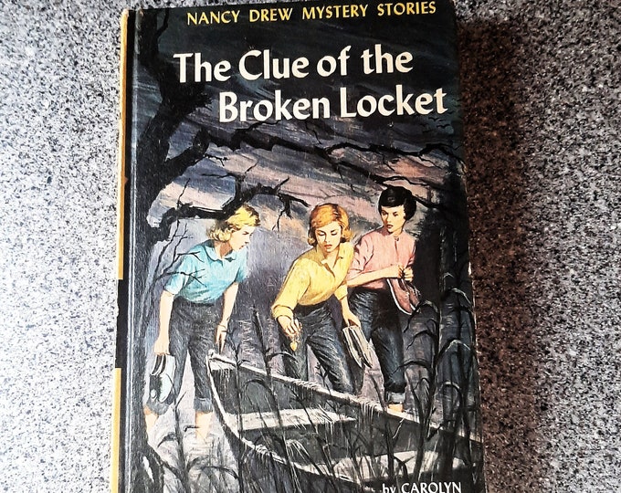 Vintage Nancy Drew Hardcover the Clue of the Broken Locket,