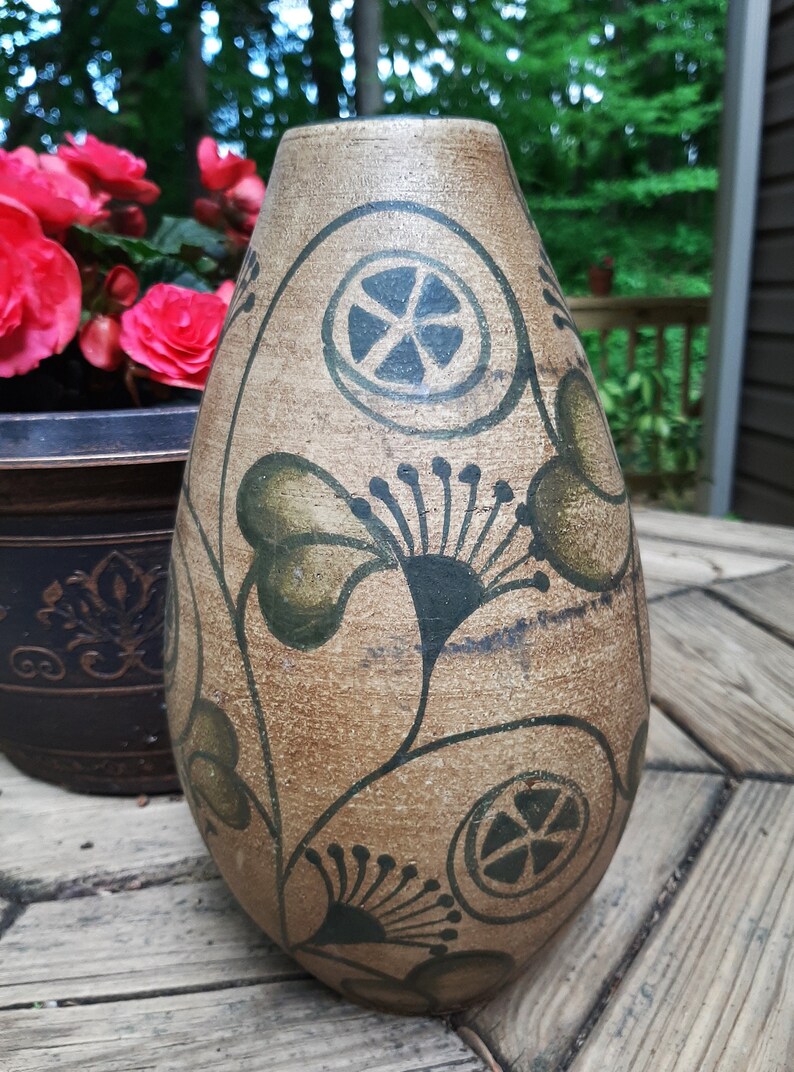 Floral Pattern Terracotta Vase - Green main image 1