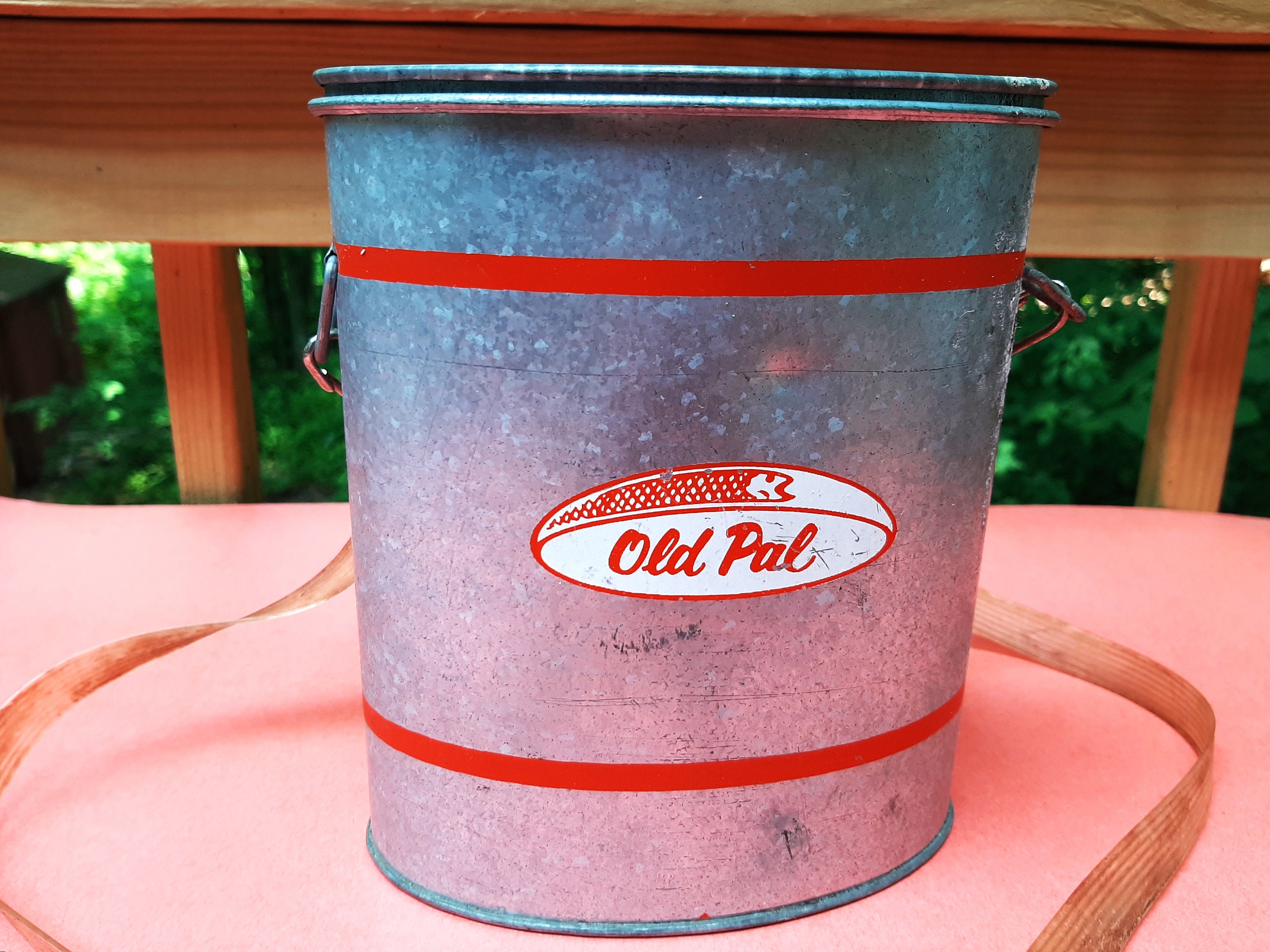 Old Pal Galvanized Metal Minnow Bucket With Plastic Strap Woodstream