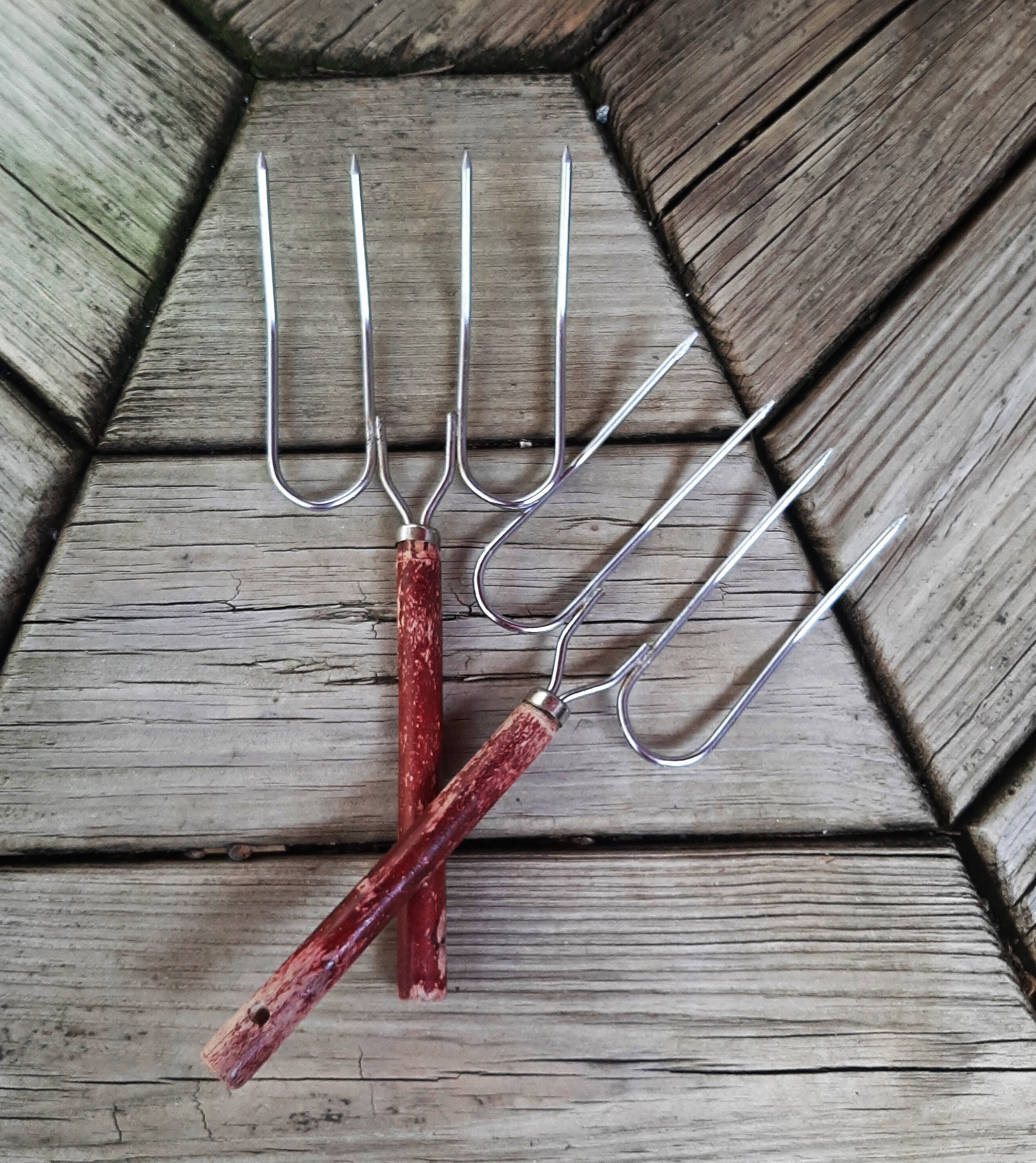 Vintage 4 Prong Meat Lifting Forks W Red Wooden Handles Etsy
