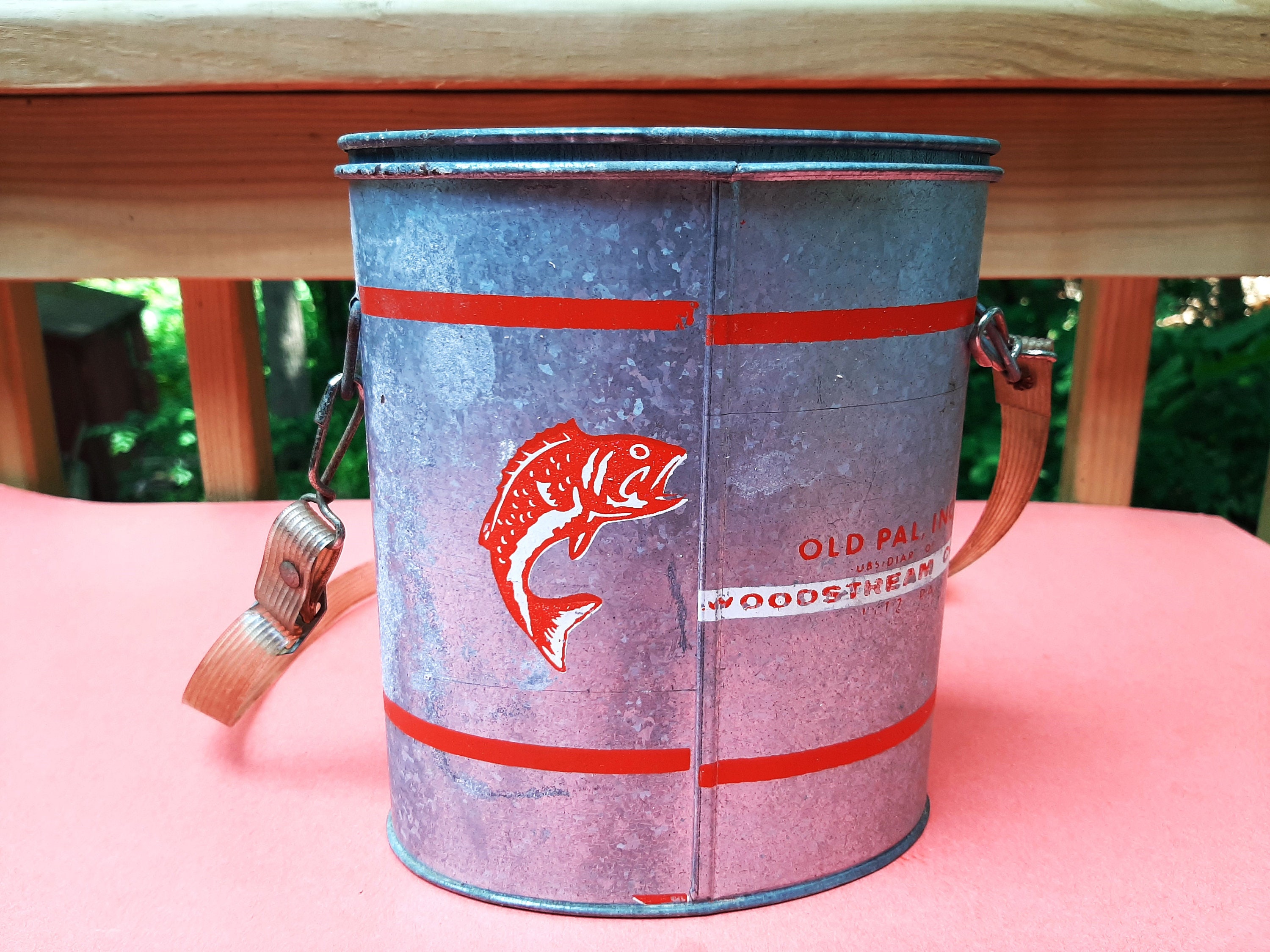 Old Pal Galvanized Metal Minnow Bucket With Plastic Strap Woodstream