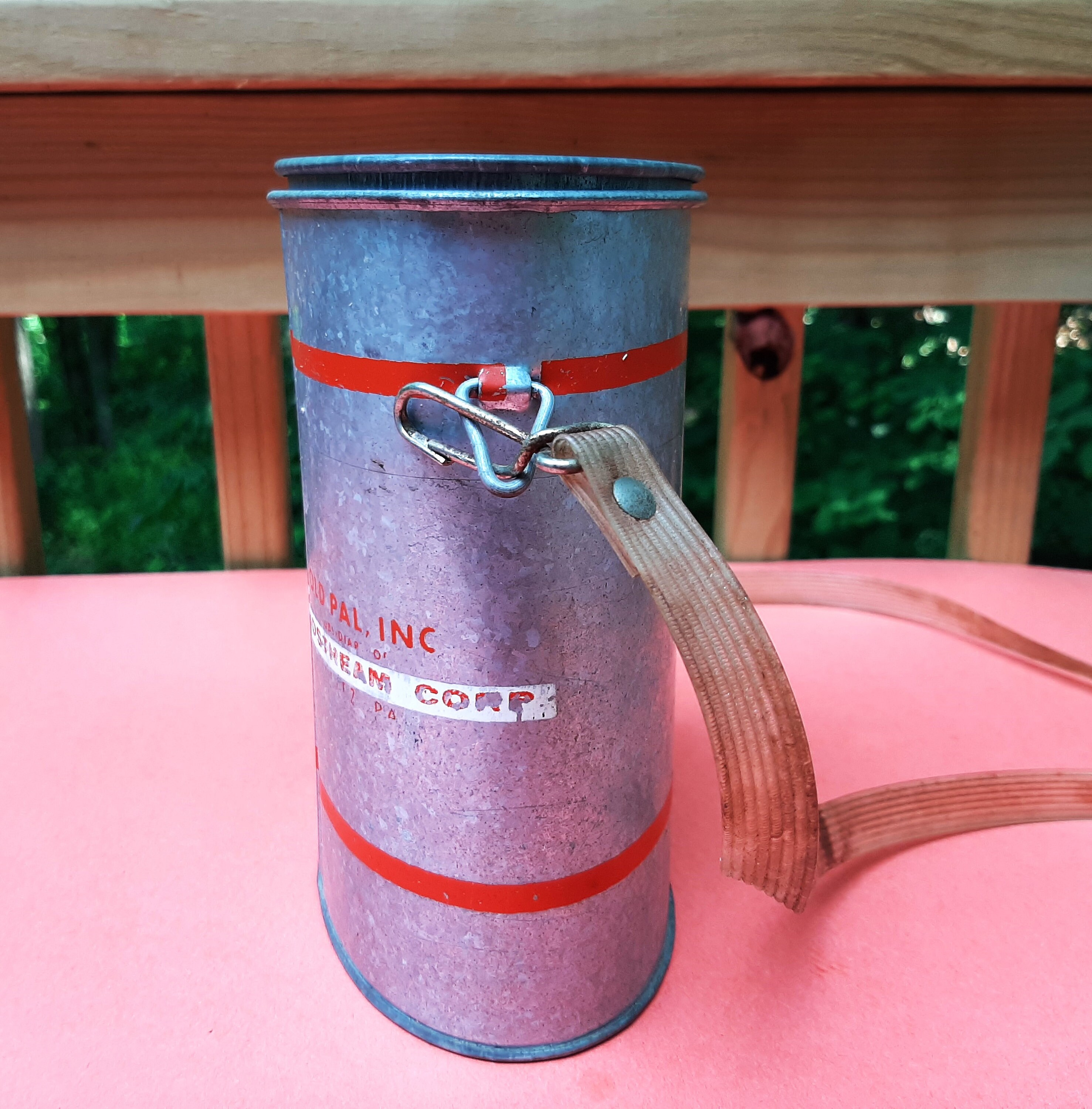 Old Pal Galvanized Metal Minnow Bucket With Plastic Strap Woodstream