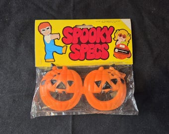 Vintage Spooky Specks Plastic Halloween Jack O' Lantern Novelty Glasses in Original Package:  Retro Party Favors