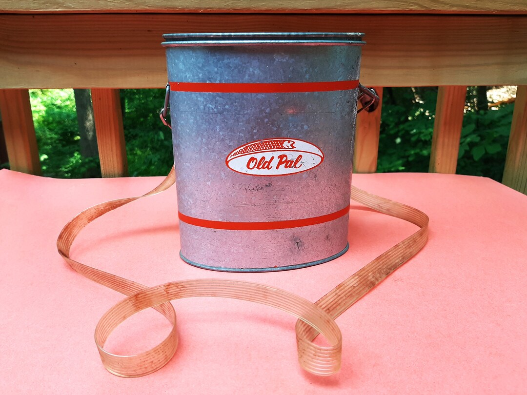 Old Pal Galvanized Metal Minnow Bucket With Plastic Strap Woodstream