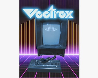 Pode incluir: Um sinal de metal de estilo retro com uma imagem em preto e branco de um console de videogame vintage com um joystick e uma tela que exibe um jogo simples. O console está colocado em um fundo de listras rosa e amarelas neon. O texto "Vectrex" é exibido em letras neon azuis no topo do sinal.