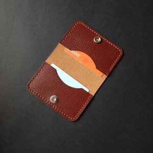 Cartera fina de piel marrón - Cartera minimalista para hombre - Tarjetero plegable - Accesorios de piel para él