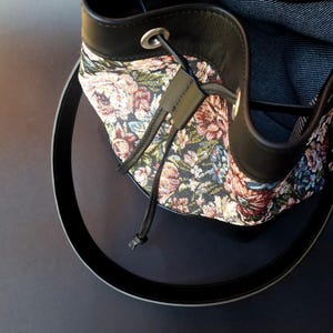 Handgemachte Ledertasche, Damenumhängetasche, Vintage-inspirierte Geldbörse, Rosa und lila Blumendruck-Stofftasche, Vintage Blumendruck