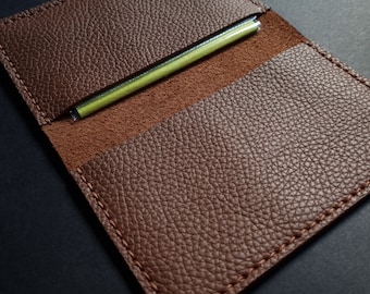 Estuche para documentos de piel granulada - Estuche para documentos de matriculación de vehículos - Estuche de piel a medida - Funda de piel para libros - Estuche de piel color coñac