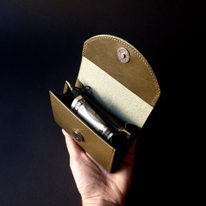 Oliver green leather wallet  -  Women's leather wallet with a magnet button - Buttero Hatch leather wallet - 3 compartment wallet