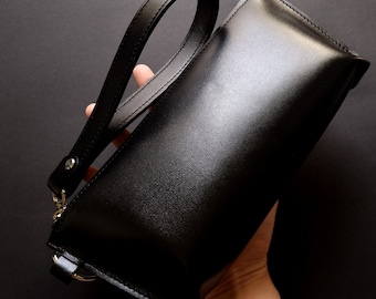 Élégant bracelet en cuir noir avec dragonne amovible - Pochette en cuir minimaliste avec fermeture à glissière - Sac à main en cuir de lin