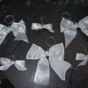 cute white bow heart keychain