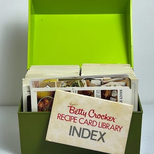 Bibliothèque de cartes de recettes VTG Betty Crocker 1971 avocat citron vert boîte rétro des années 70 LIRE en état d'occasion.