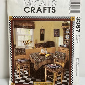 McCall&#39;s 3367 Sewing Pattern Apron Tablecloth Napkins Placemats Uncut