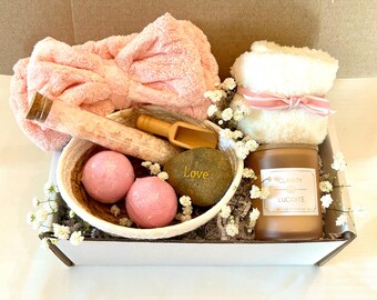 Luxury Spa Gift Box for Her – Self-Care Kit with Bath Bombs, Candle, Salt Soak & More – Birthday, Thank You, Thinking of You