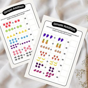 Peut inclure: Deux feuilles de travail imprimables pour les enfants afin de s'entraîner au calcul simple. Les feuilles de travail présentent des images colorées de formes, de fruits et de légumes.  Comptons et additionnons les formes ensemble. Écrivez le nombre de formes dans la case vide à droite.