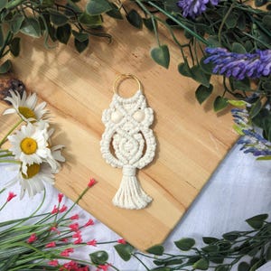 Handmade Macrame Owl Keychain – Boho Keyring Charm – Backpack or Purse Accessory – Small Gift Idea – Owl Lover Gift – Earthy Aesthetic