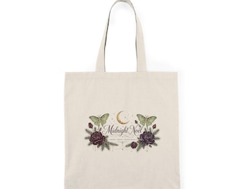 Bolso de mano navideño con estampado floral oscuro: Rosas y polillas de Midnight Noel Moody