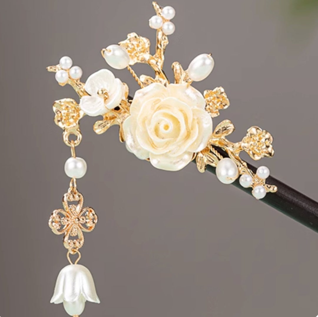 Saashi Retro Flower Wooden Hair Stick Tassel Red Hanfu Hairpin Fork Accessories.