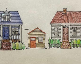 Puede incluir: Ilustración dibujada a mano de tres casas. La primera casa tiene un tejado y una puerta azules, la segunda es un cobertizo pequeño y la tercera tiene un tejado y una puerta rojos. Arbustos verdes y una valla blanca frente a las casas.