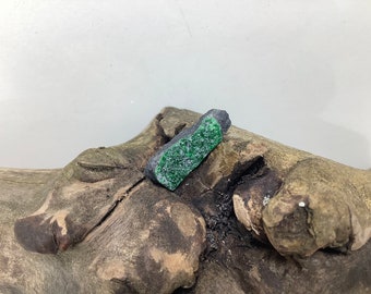 Uvarovite {85} (green garnet)