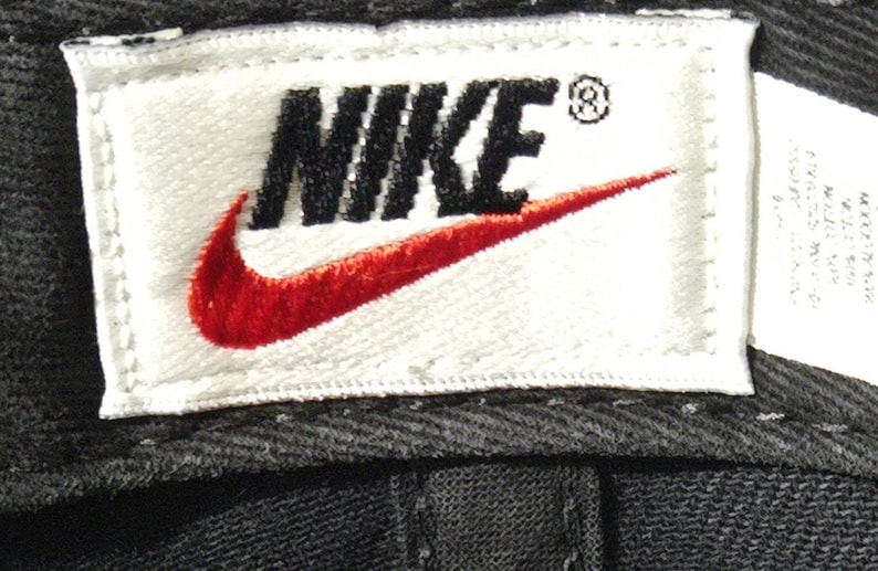 Vintage jaren 90 Nike Michael Jordan snapback hoed gemaakt in de VS paarsgeel afbeelding 14