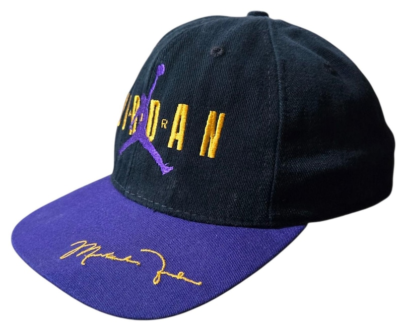 Vintage jaren 90 Nike Michael Jordan snapback hoed gemaakt in de VS paarsgeel afbeelding 4